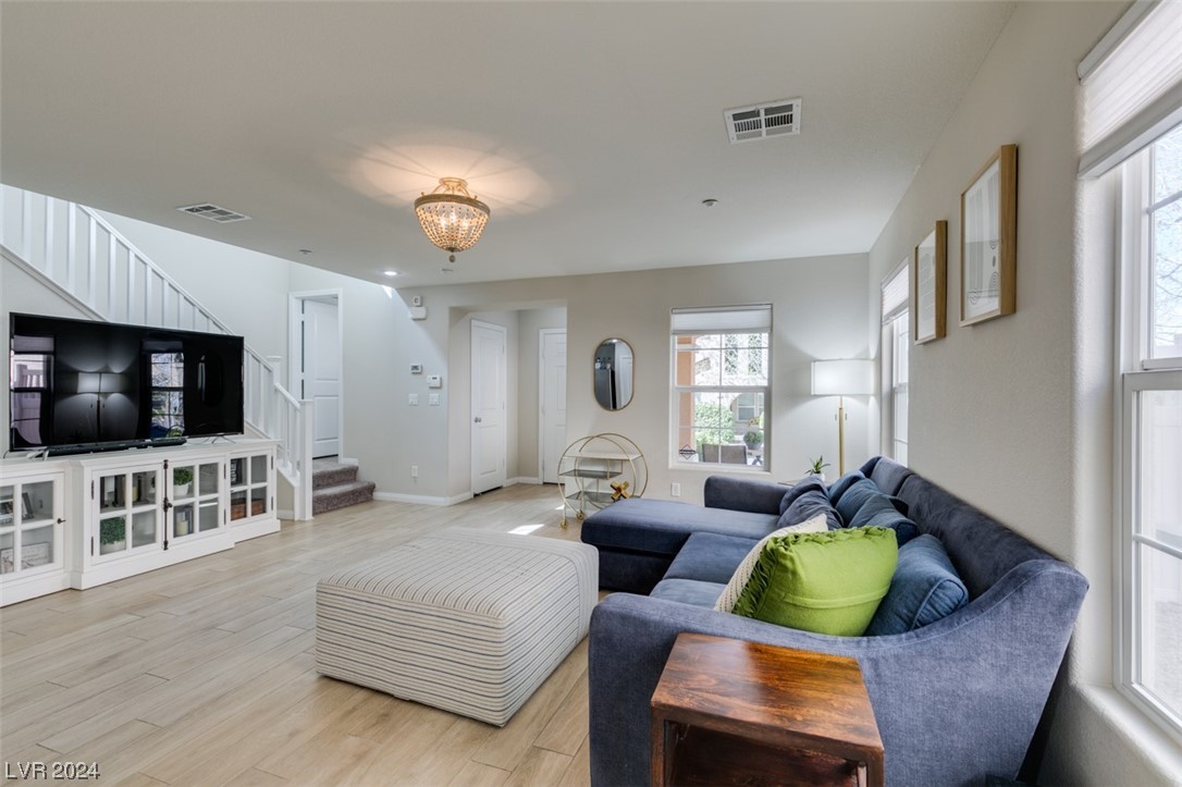 2084 Airy Petals Walk