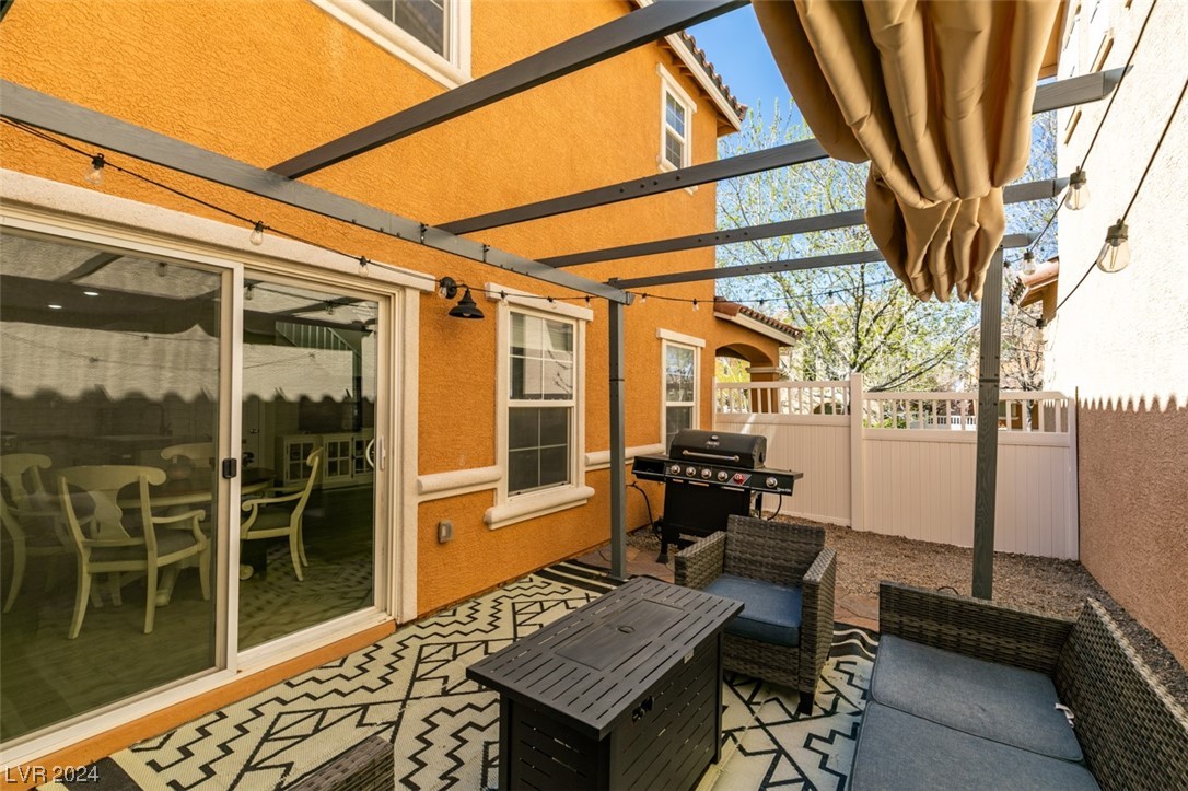 2084 Airy Petals Walk