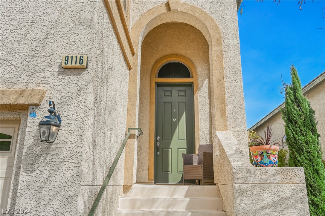 9116 Picket Fence Avenue