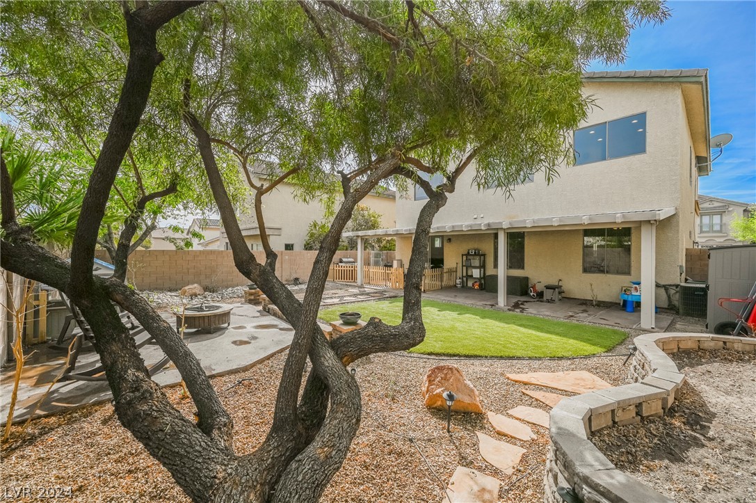 9116 Picket Fence Avenue