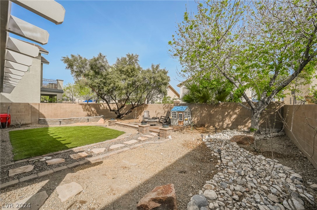 9116 Picket Fence Avenue
