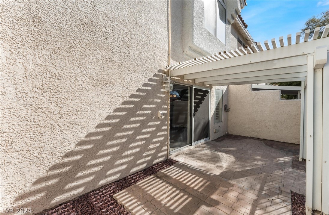 5945 Sunlight Garden Way n/a