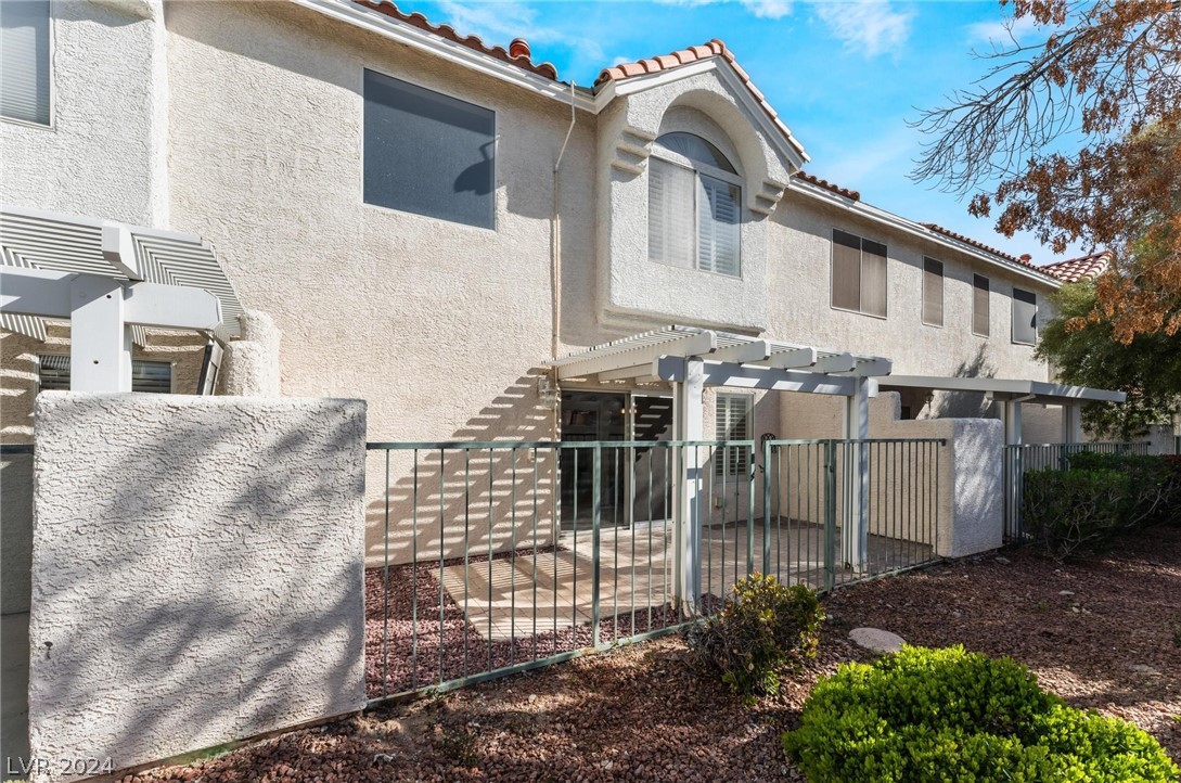 5945 Sunlight Garden Way n/a