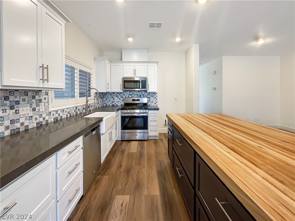 5908 Running Wind Court