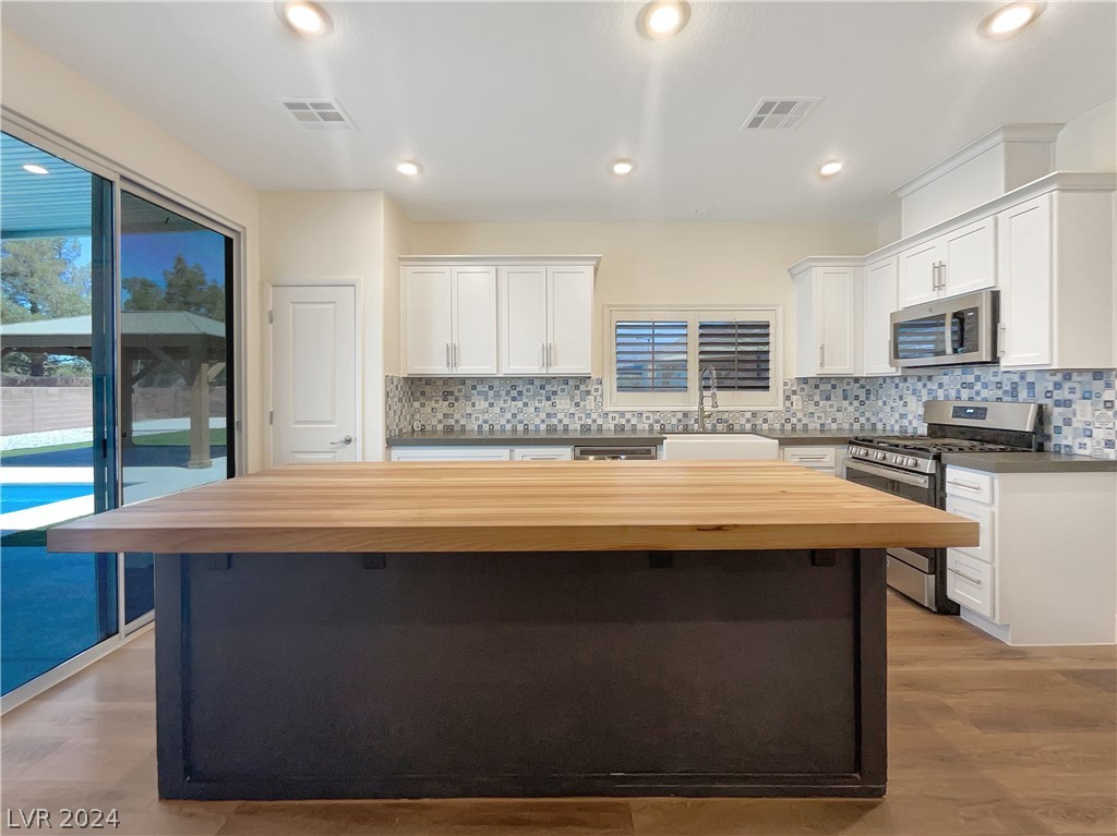 5908 Running Wind Court
