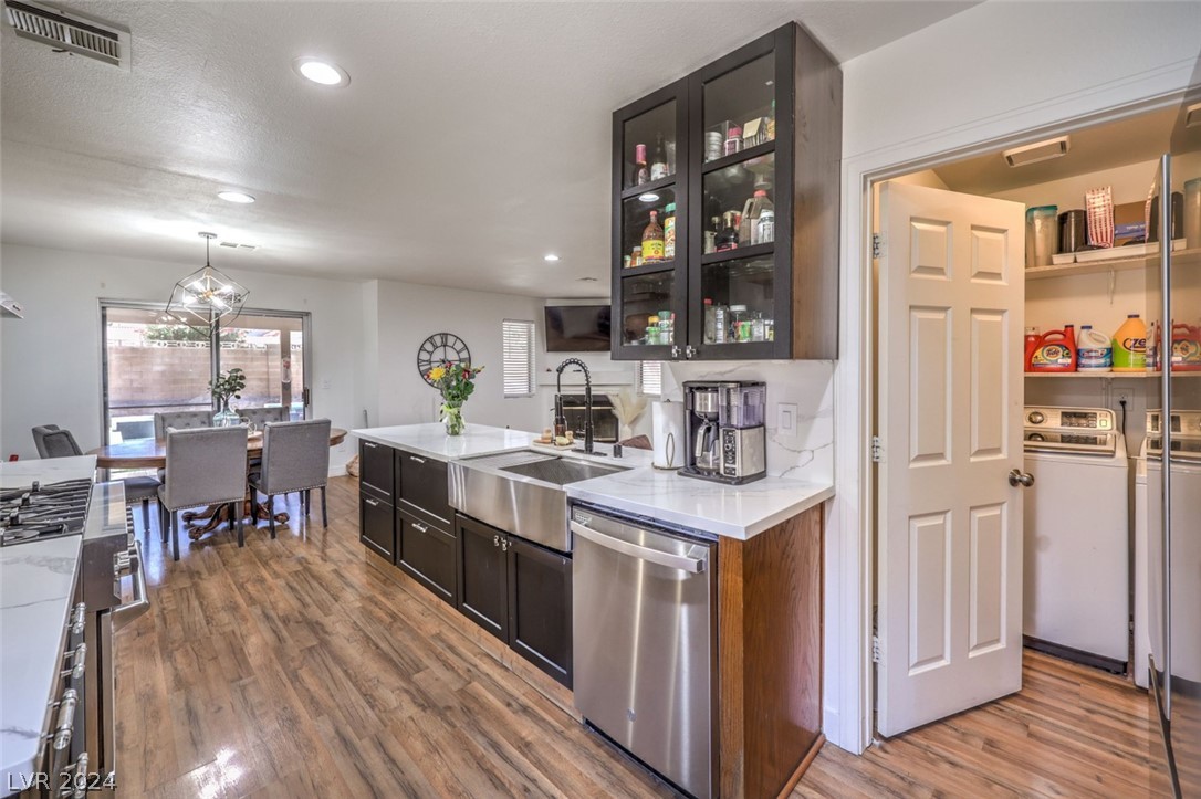 135 South Pointe Way