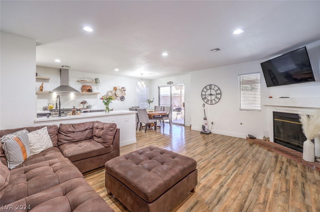 135 South Pointe Way