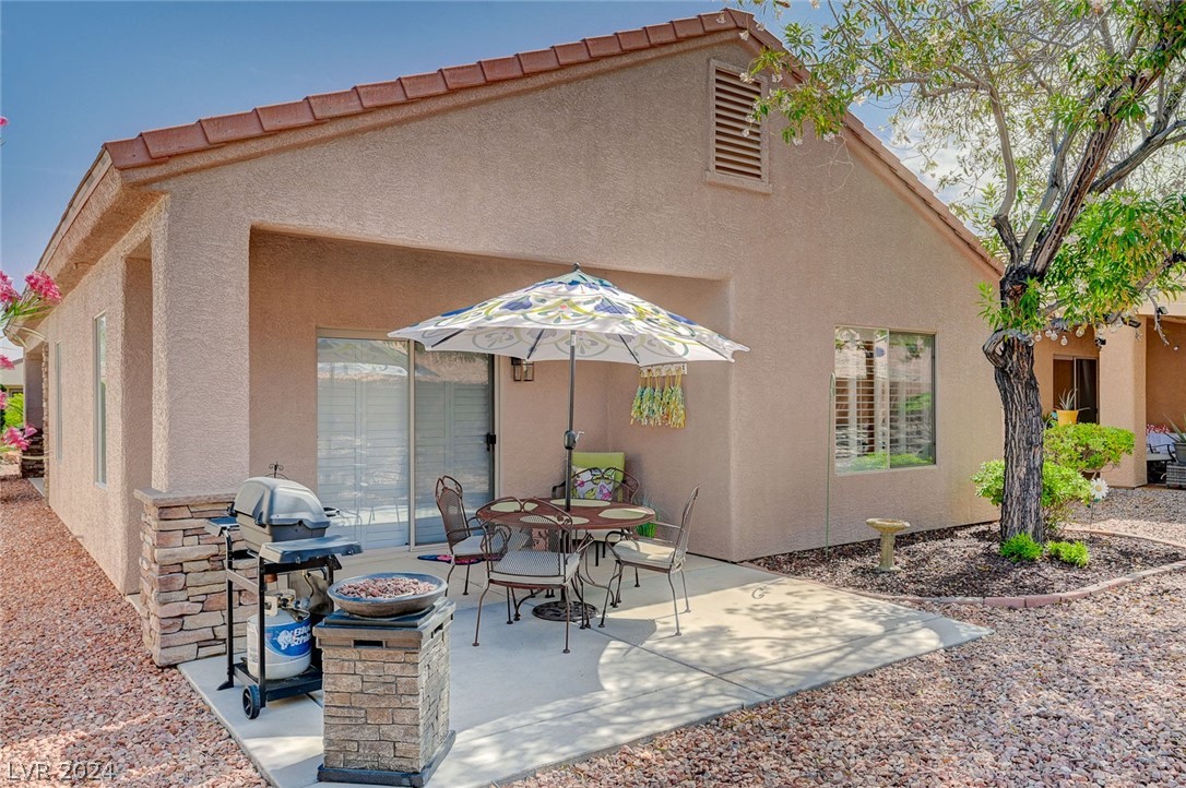 2121 Desert Woods Drive