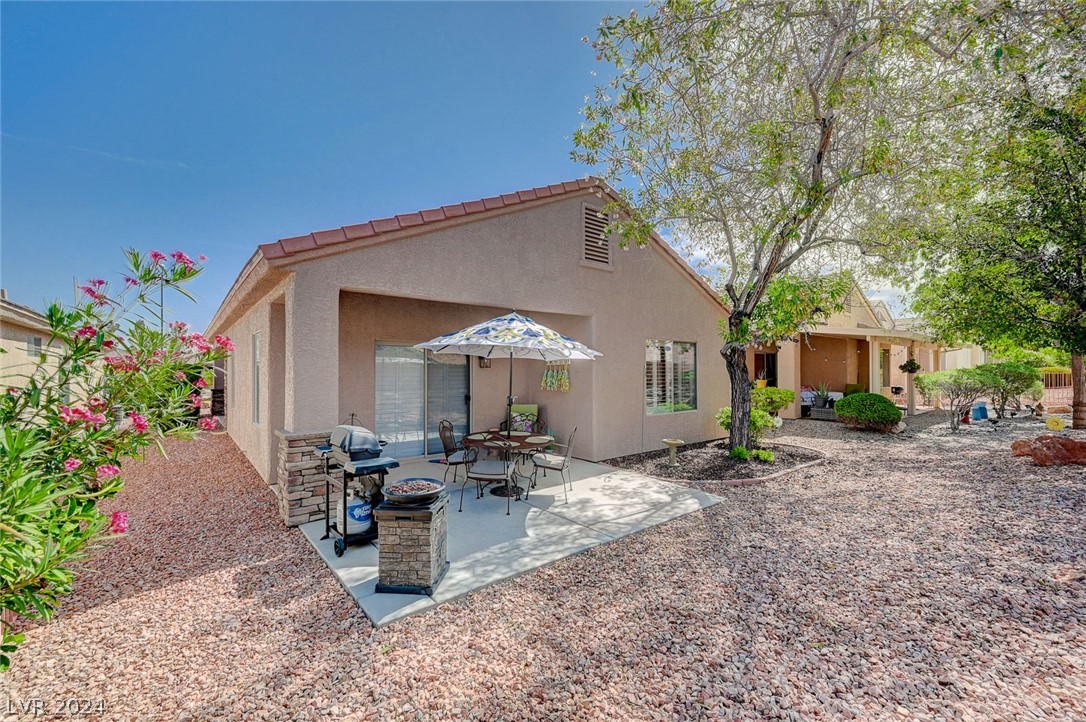 2121 Desert Woods Drive