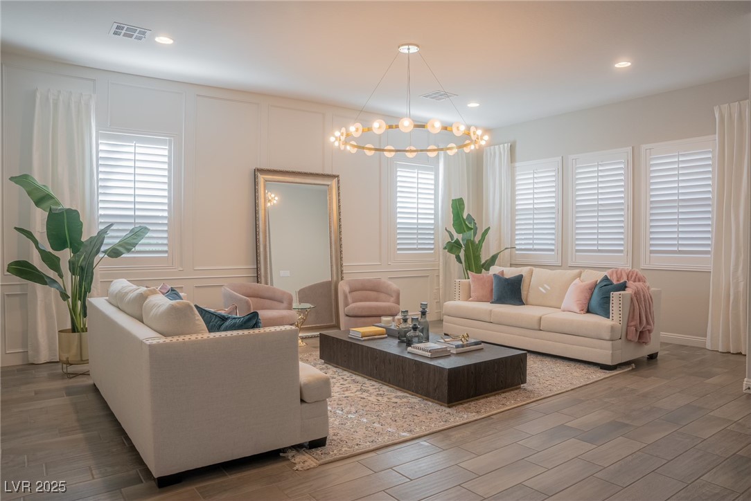 7011 Arabian Ridge Street