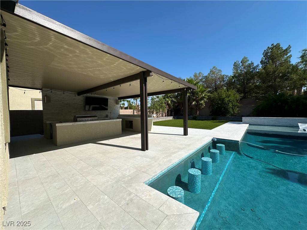 7011 Arabian Ridge Street