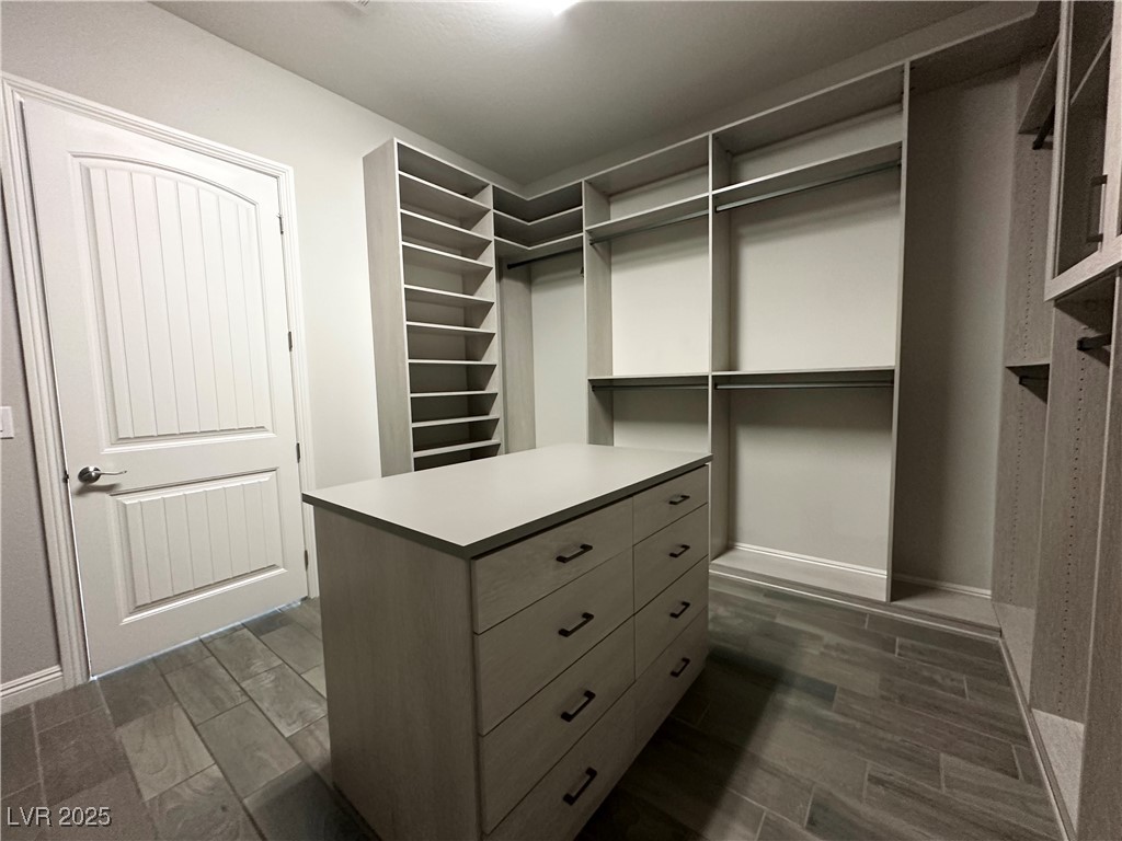 7011 Arabian Ridge Street