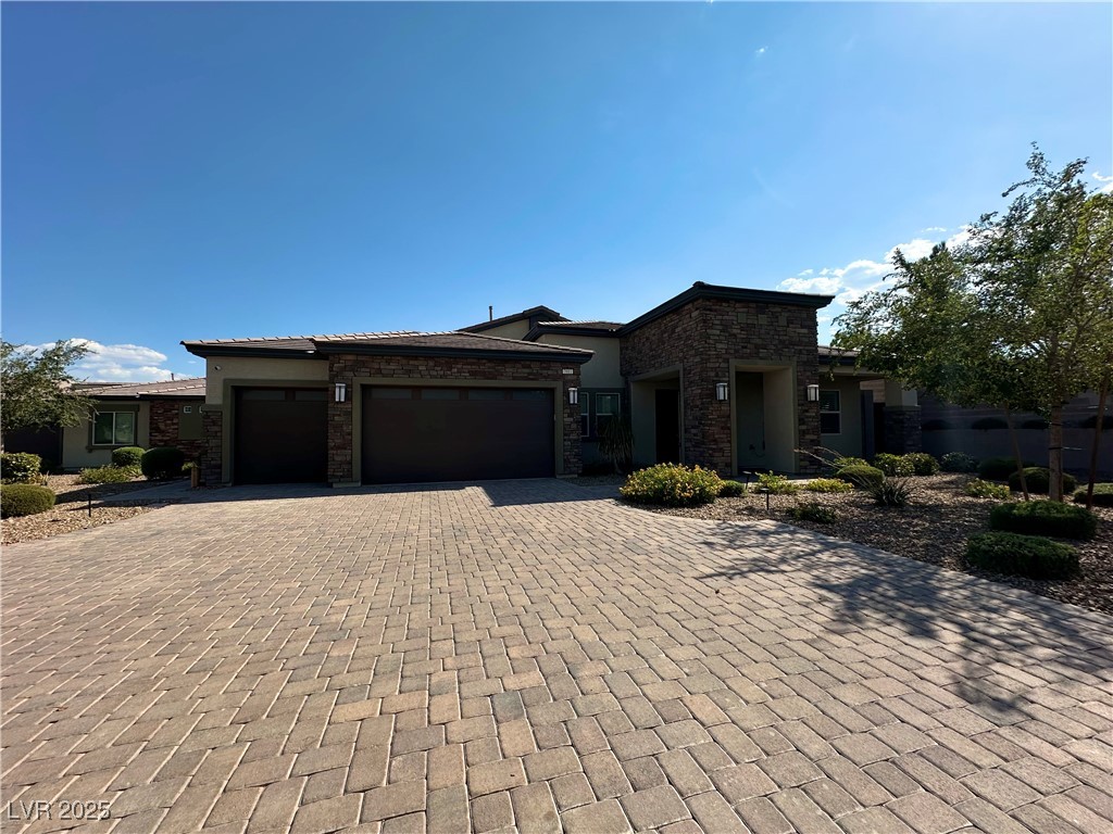 7011 Arabian Ridge Street