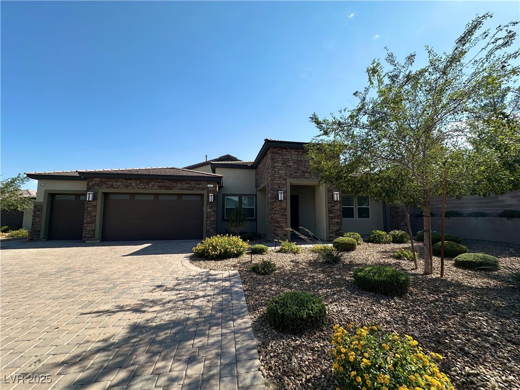 7011 Arabian Ridge Street