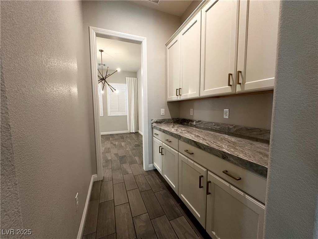 7011 Arabian Ridge Street