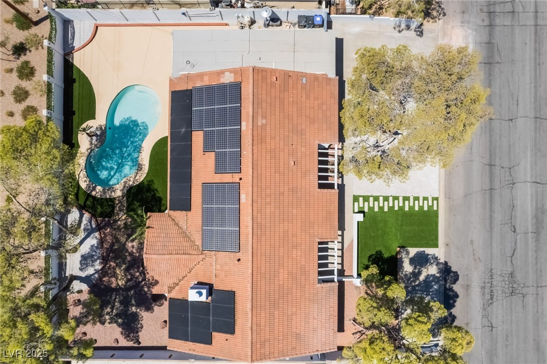 611 East Fairway Road
