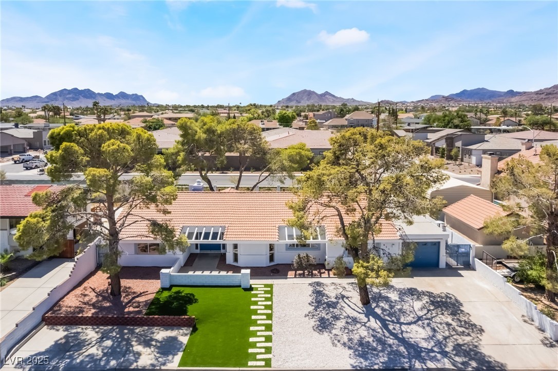 611 East Fairway Road