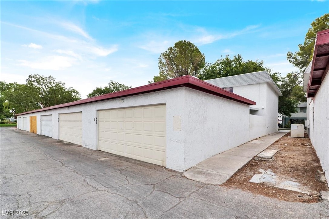 421 Greenbriar Townhouse Way