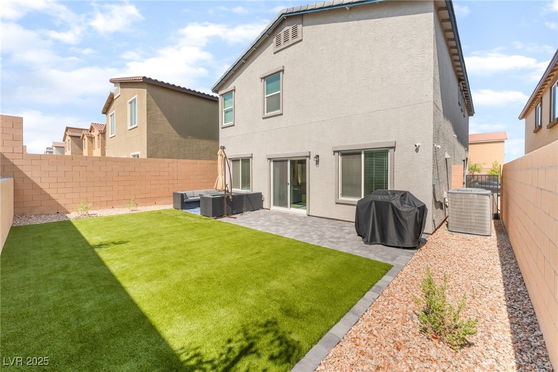 7211 Alabaster Peak Street