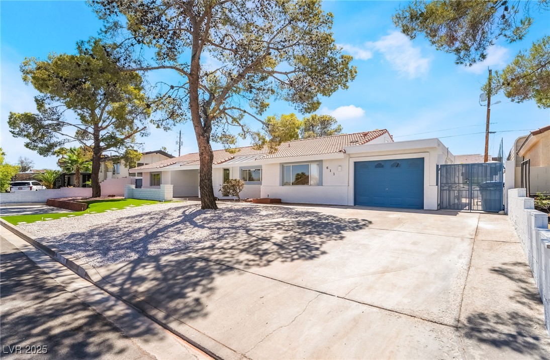 611 East Fairway Road