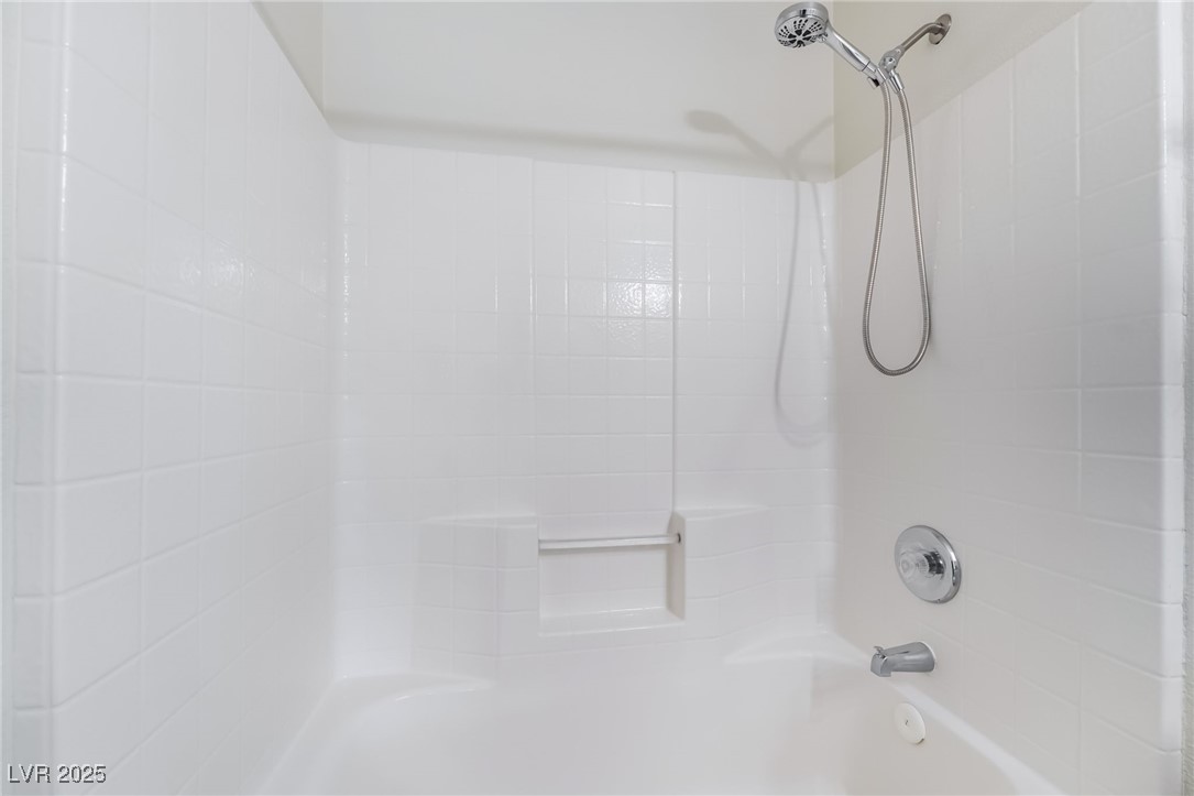 3199 Moon Beam Avenue