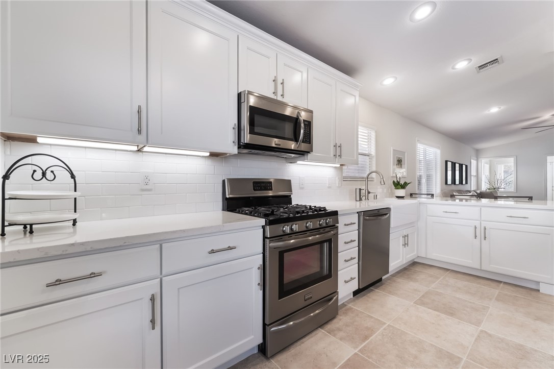 3199 Moon Beam Avenue