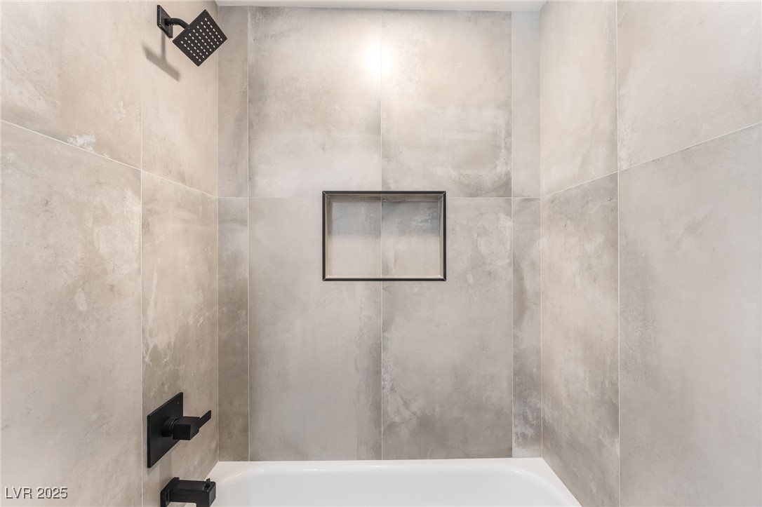 2432 Ginger Lily Lane