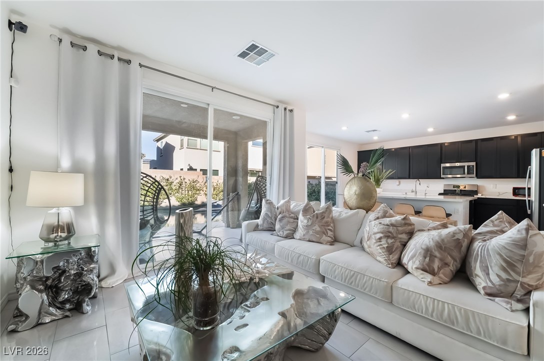 4138 Bayley Skye Avenue