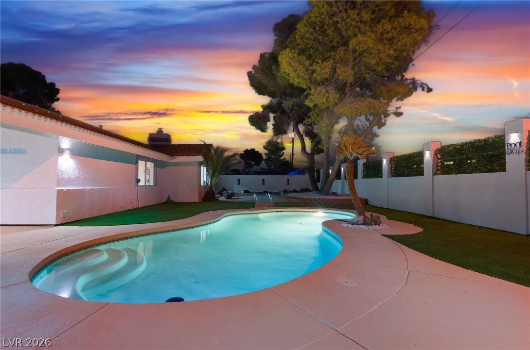 611 East Fairway Road