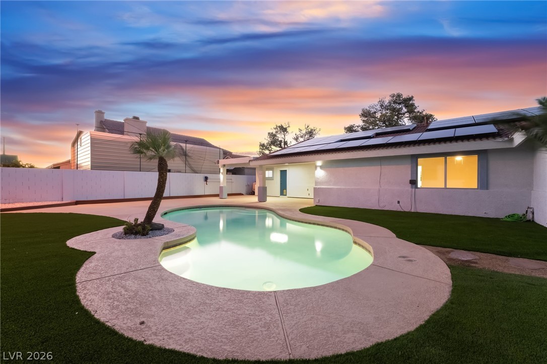 611 East Fairway Road