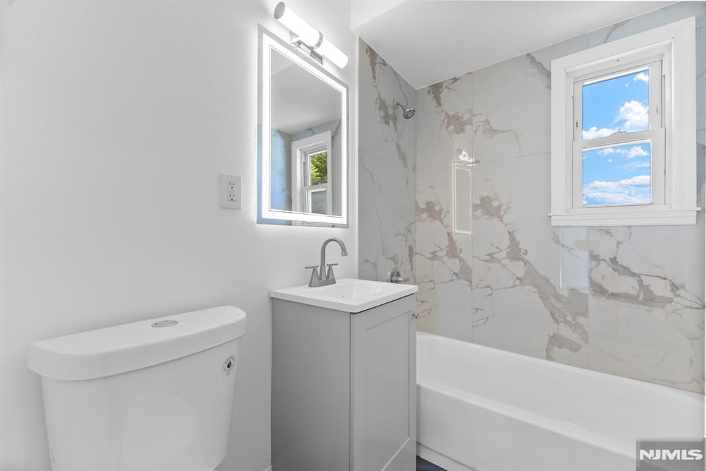 514-518 Lafayette Avenue