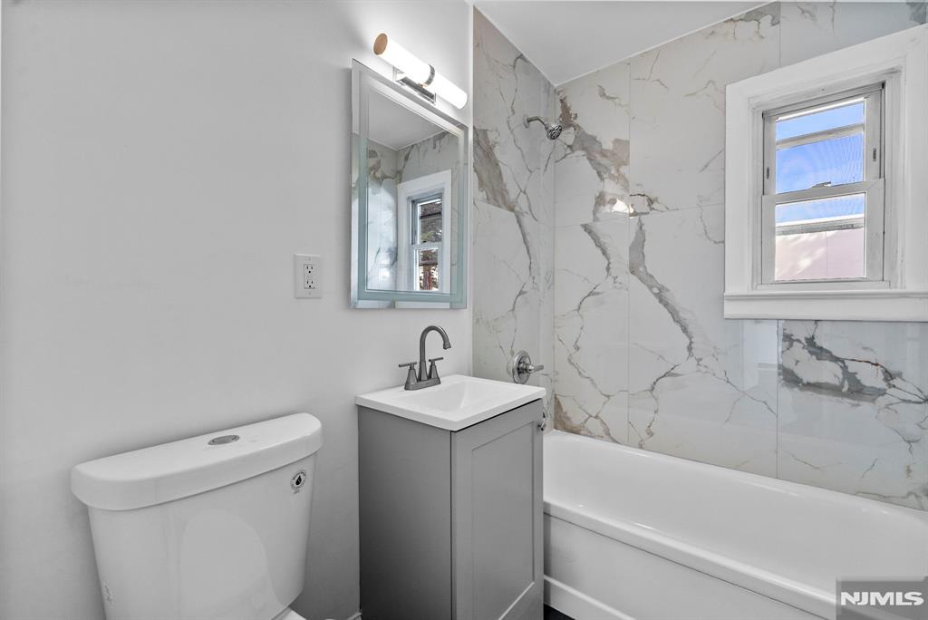 514-518 Lafayette Avenue