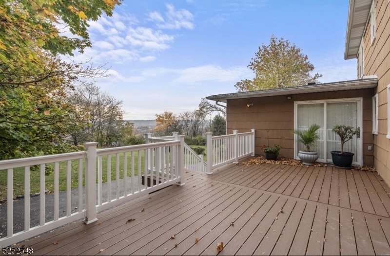 10 Roseland Ave 1