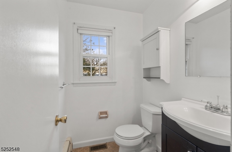 10 Roseland Ave 1