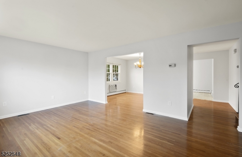 10 Roseland Ave 1