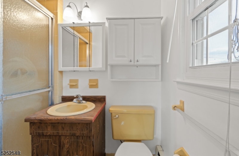 10 Roseland Ave 1