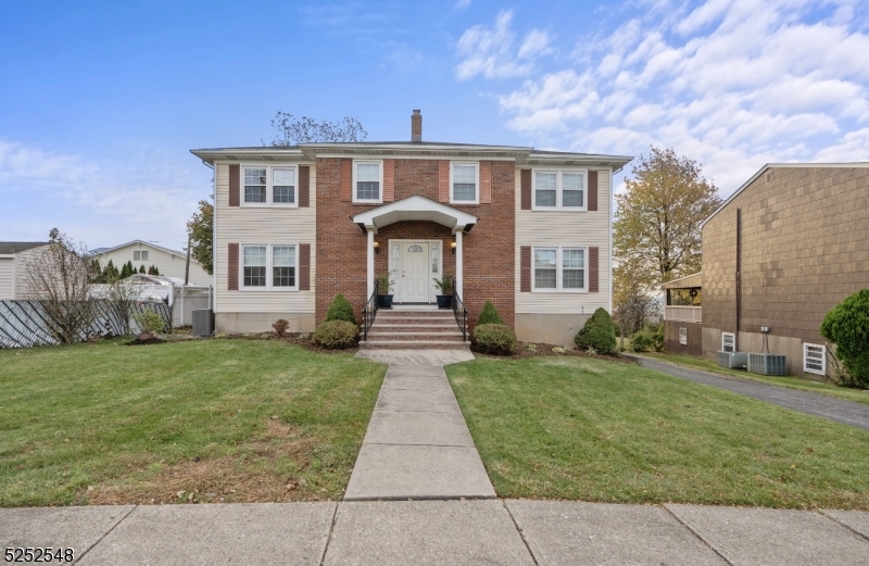10 Roseland Ave 1