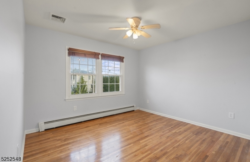 10 Roseland Ave 1