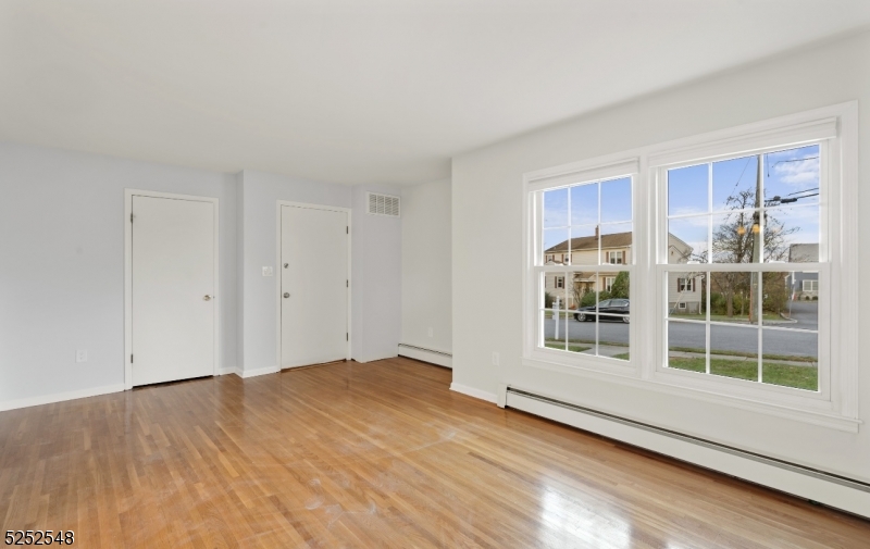10 Roseland Ave 1