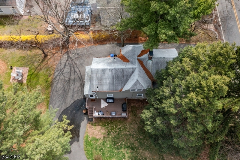 699 Riverview Dr