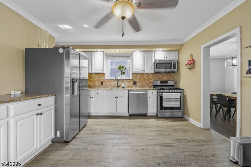 699 Riverview Dr