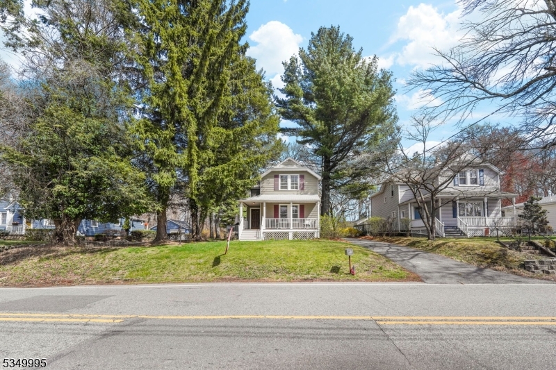 699 Riverview Dr