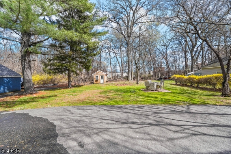 699 Riverview Dr
