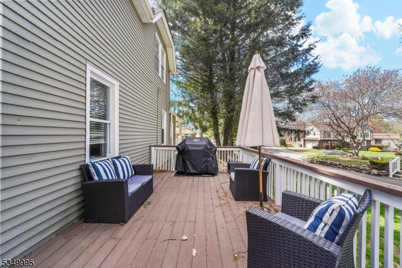 699 Riverview Dr