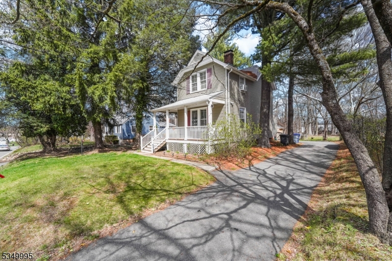 699 Riverview Dr