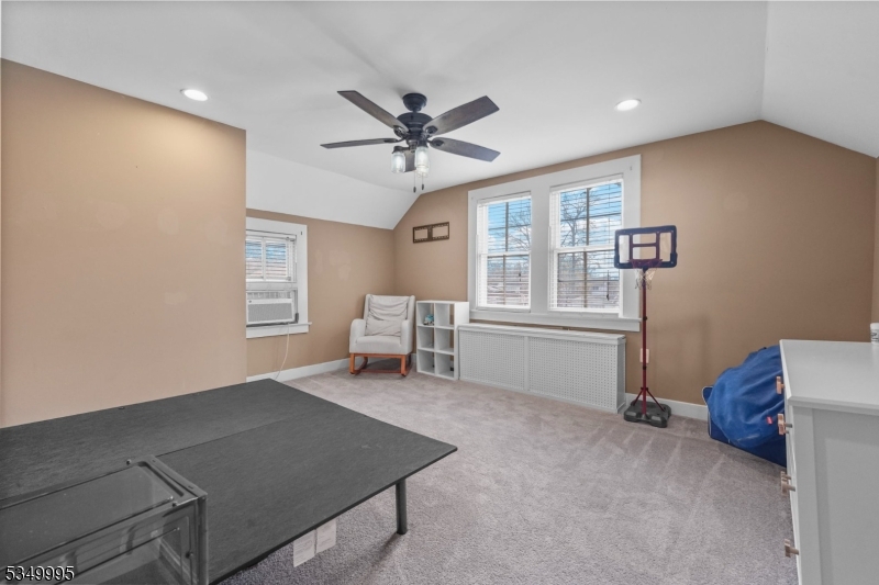 699 Riverview Dr