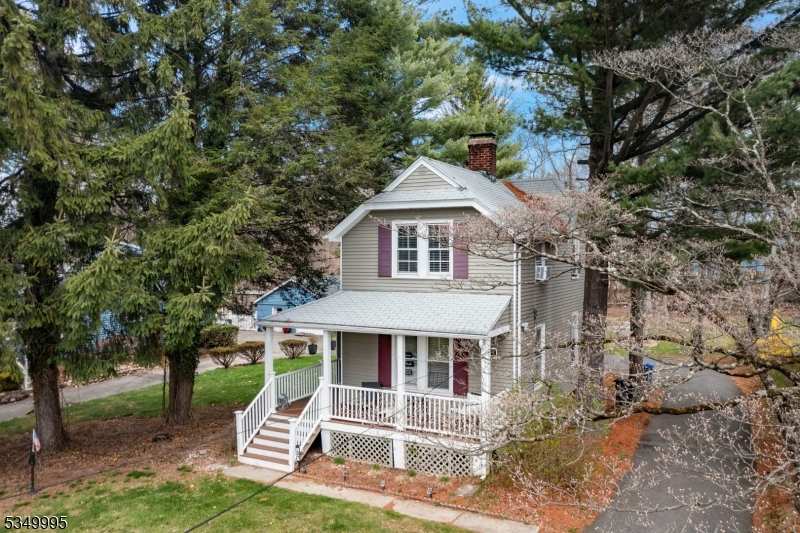 699 Riverview Dr