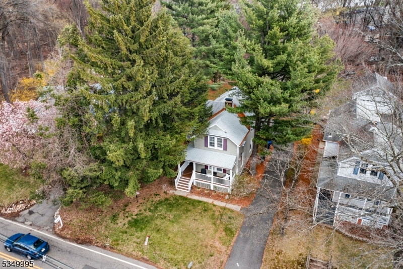 699 Riverview Dr