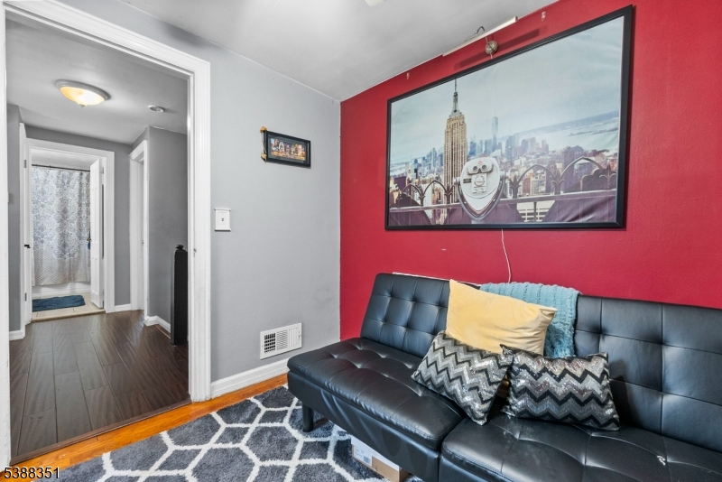 11 Greendale Rd