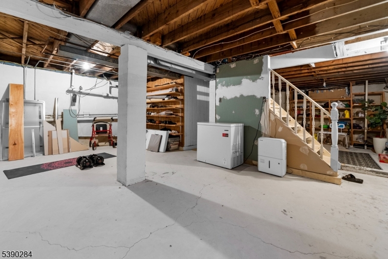 28 Oak St